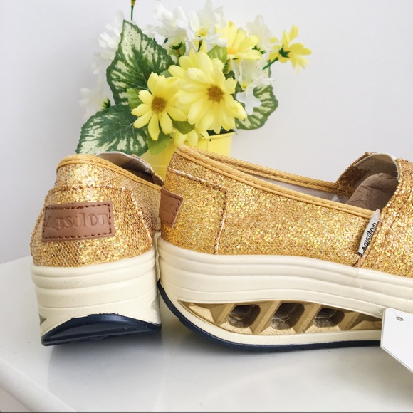 Gold Sparkly Platform Shoes size 6.5 - Picture 2 of 4